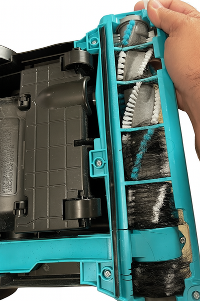Say Goodbye To Hair-Clogged Brushes In Seconds
